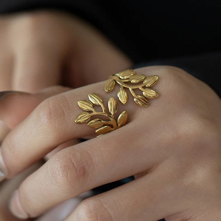 Elysian Leaf Ring