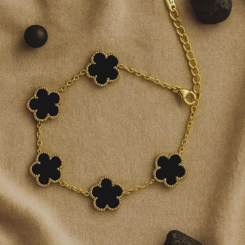 Noir Clover Bracelet