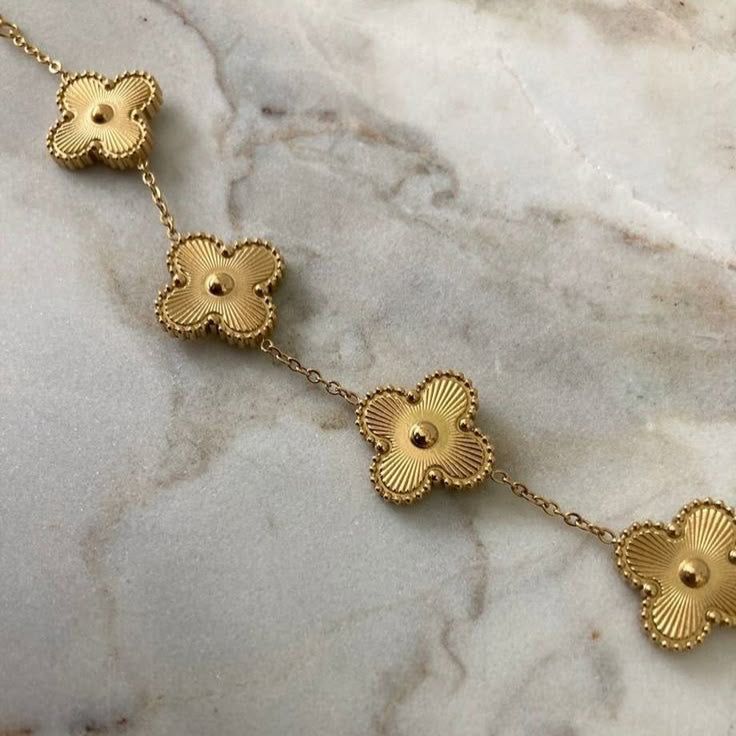 GOLDEN CLOVER BRACELET