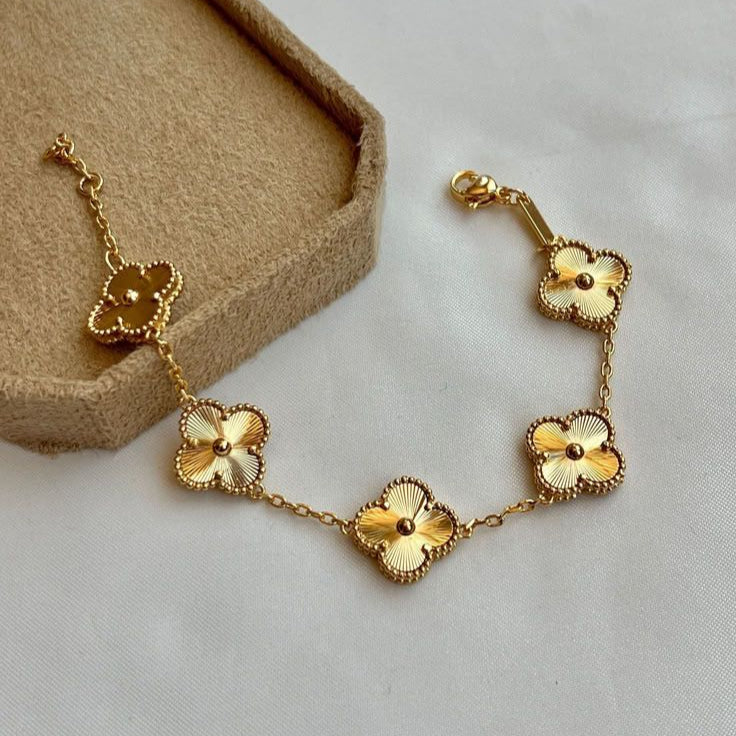 GOLDEN CLOVER BRACELET