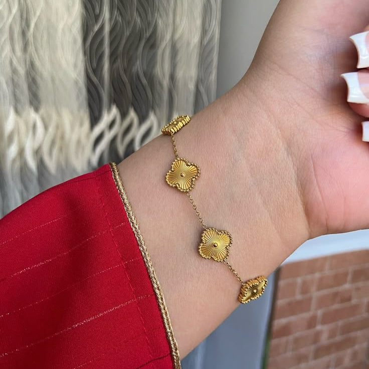 GOLDEN CLOVER BRACELET